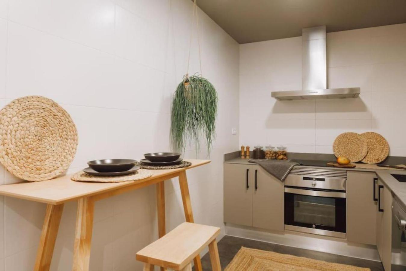 Baka - 2 Bedroom With Terrace In Sant Gervasi Apartment
